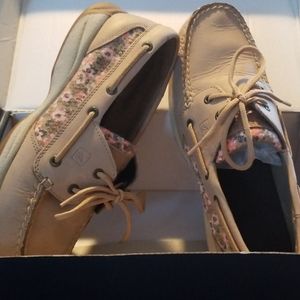 NWOT Sperry Top-sider loafers in original box